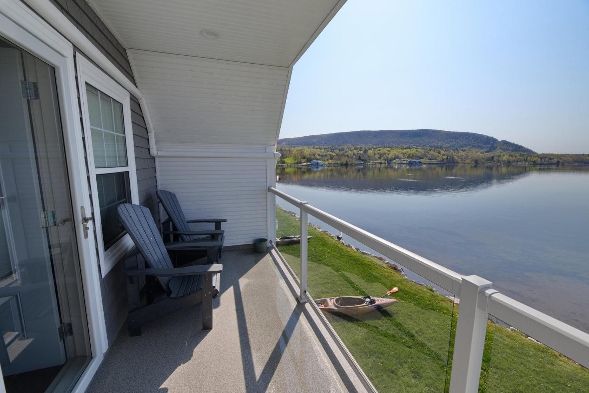 Keltic Quay Cottages & Bayfront Lodge Whycocomagh Kültér fotó