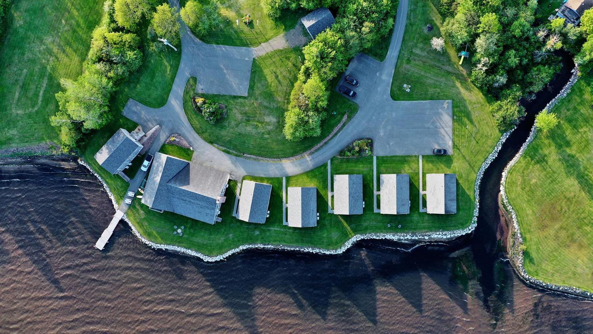 Keltic Quay Cottages & Bayfront Lodge Whycocomagh Kültér fotó