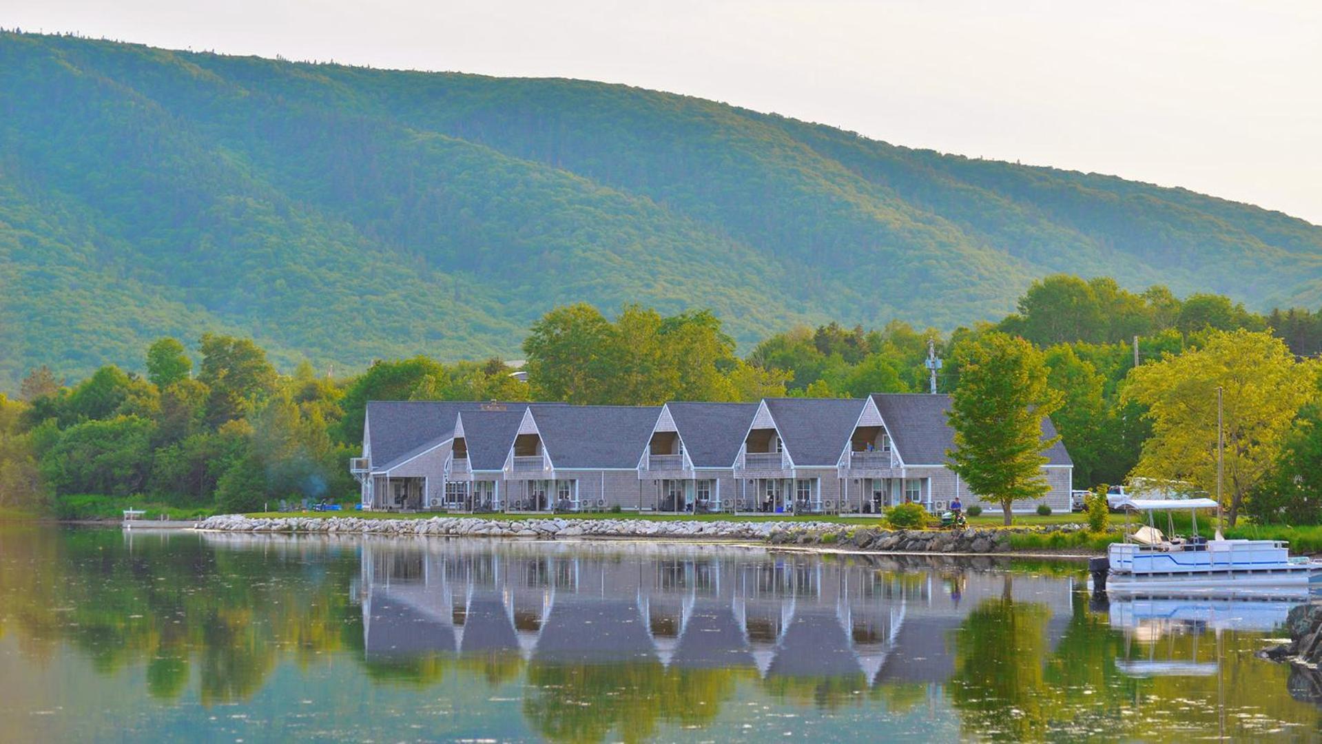 Keltic Quay Cottages & Bayfront Lodge Whycocomagh Kültér fotó