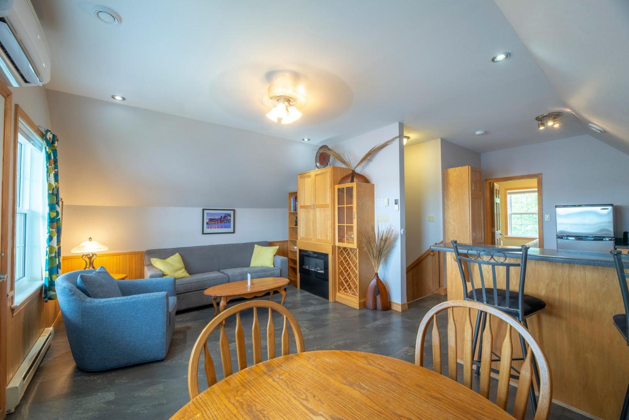 Keltic Quay Cottages & Bayfront Lodge Whycocomagh Kültér fotó